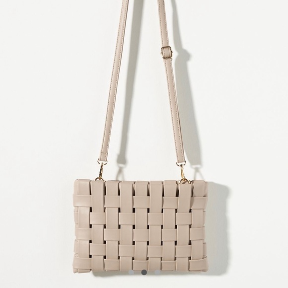 Anthropologie Handbags - Anthropologie Lindy Woven Clutch